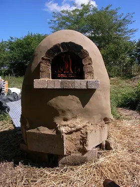 Build Your Own Outdoor Pizza Oven For $20
