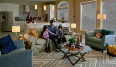 Considering Smart Home Technology? Here’s What It’s Like Living In A House With A Smart Lighting System Installed (Pros & Cons)