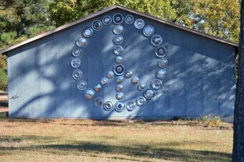 old-hubcaps-wall-art