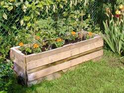 planter-made-from-pallets.jpg