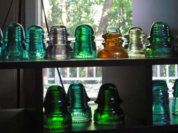 Repurposing old glass insulators is becoming quite popular. People are now collecting these antique relics from old power poles and telephone poles and then using them in crafts. Here are 5 unique craft ideas using glass insulators.